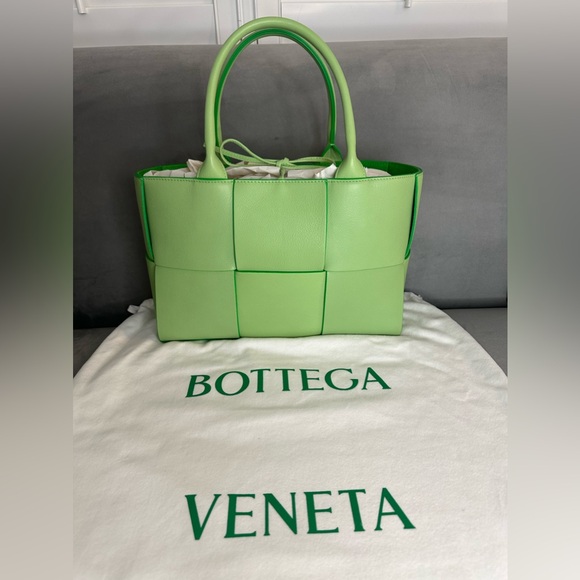 🌟SOLD🌟 NWT Bottega Veneta Arco Tote Bag - Picture 8 of 10